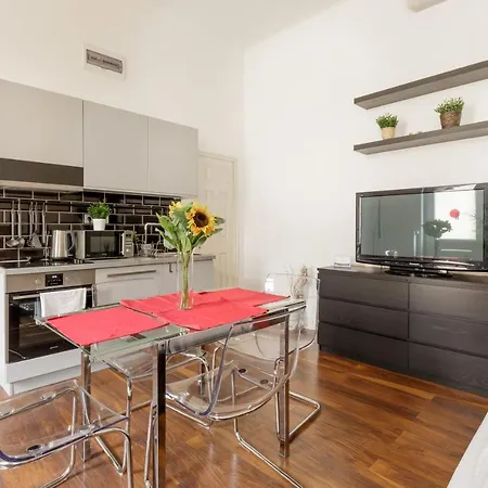 Ferienwohnung Red Dot Two - New Unit In The Heart Of Party Town Budapest Exterior foto