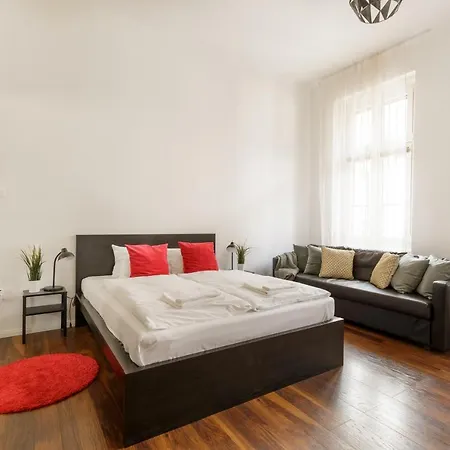 Ferienwohnung Red Dot Two - New Unit In The Heart Of Party Town Budapest Exterior foto