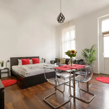 Ferienwohnung Red Dot Two - New Unit In The Heart Of Party Town Budapest Exterior foto