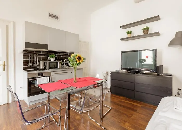 Red Dot Two - New Unit In The Heart Of Party Town