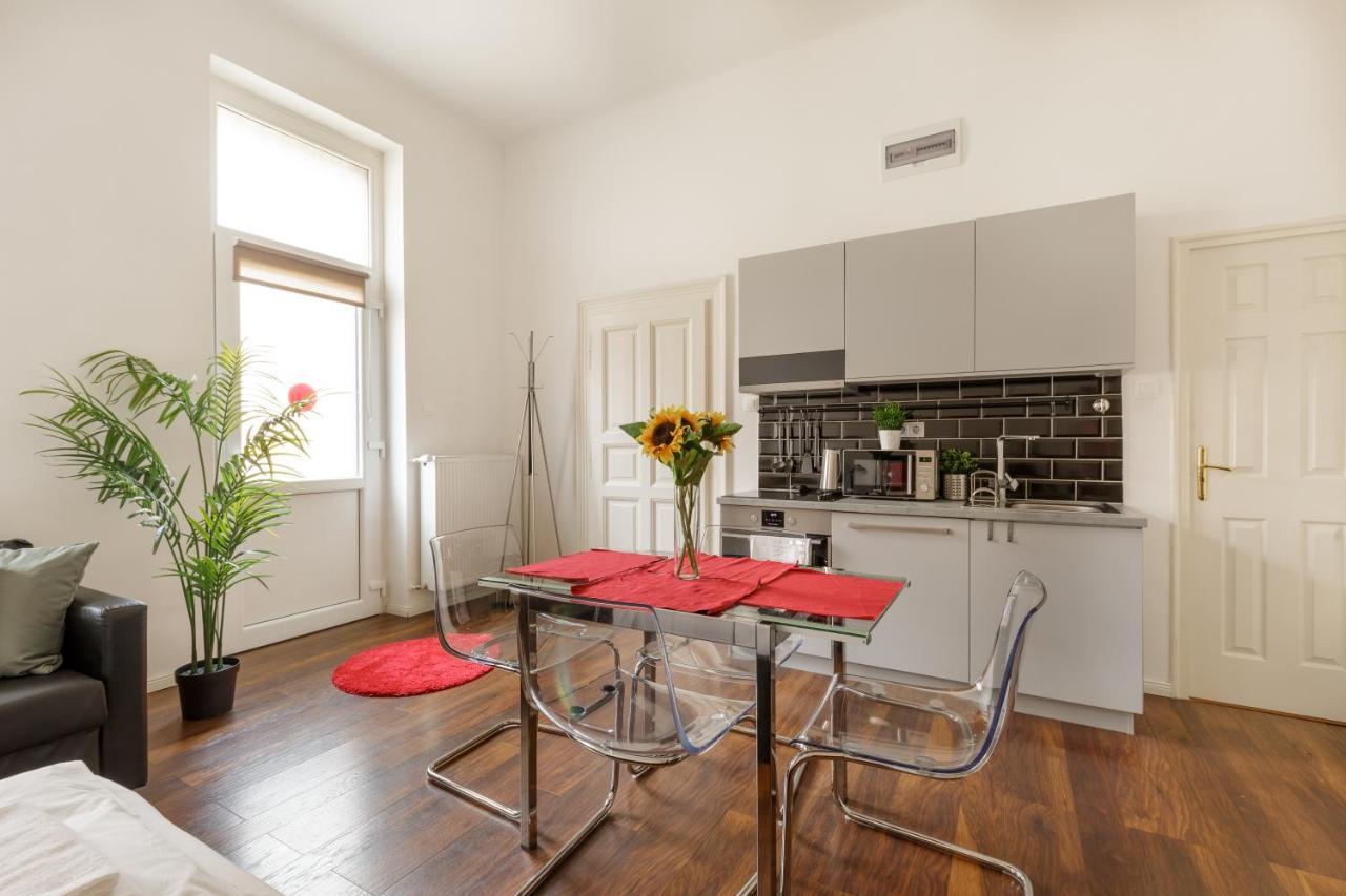 Appartamento Red Dot Two - New Unit In The Heart Of Party Town *