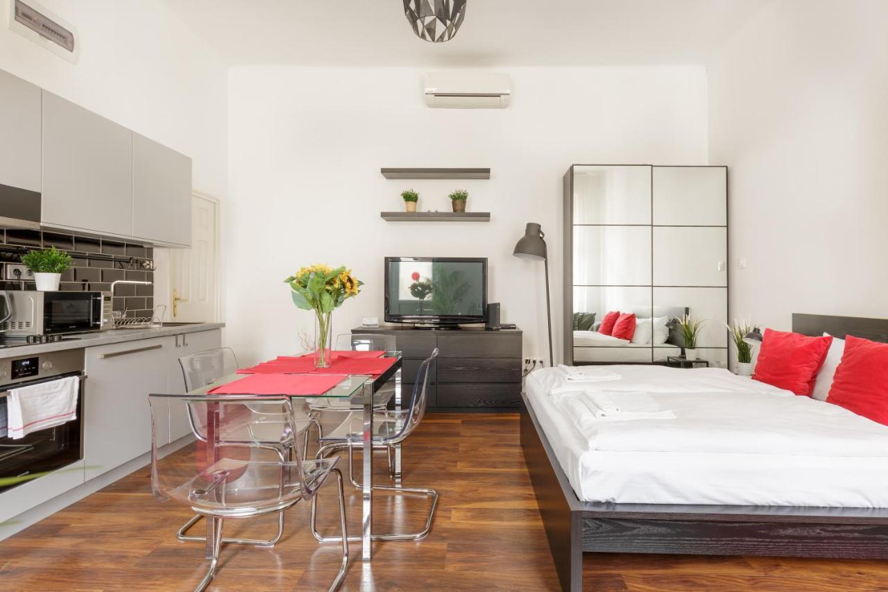 Red Dot Two - New Unit In The Heart Of Party Town Budapest